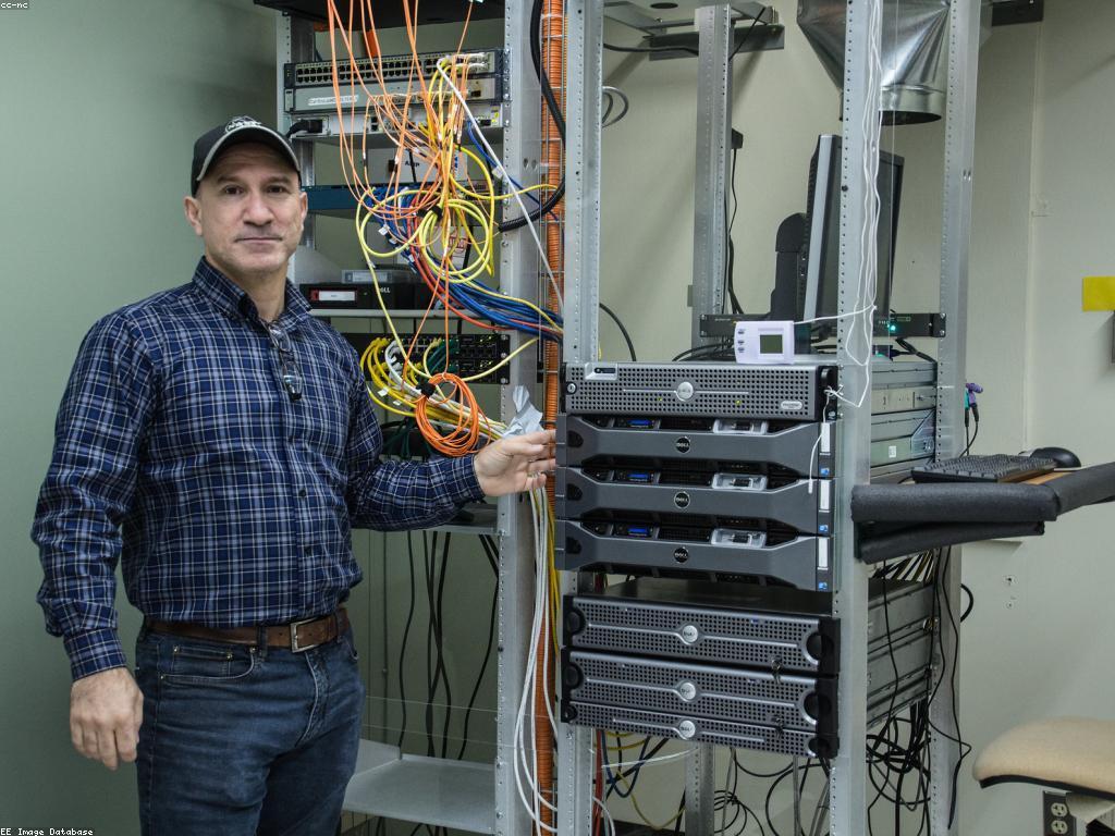 ចំណាត់ថ្នាក់ស្លត: វិធីសាស្ត្រនៃការប្រើប្រាស់ស្លតក្នុងការទំនាក់ទំនង